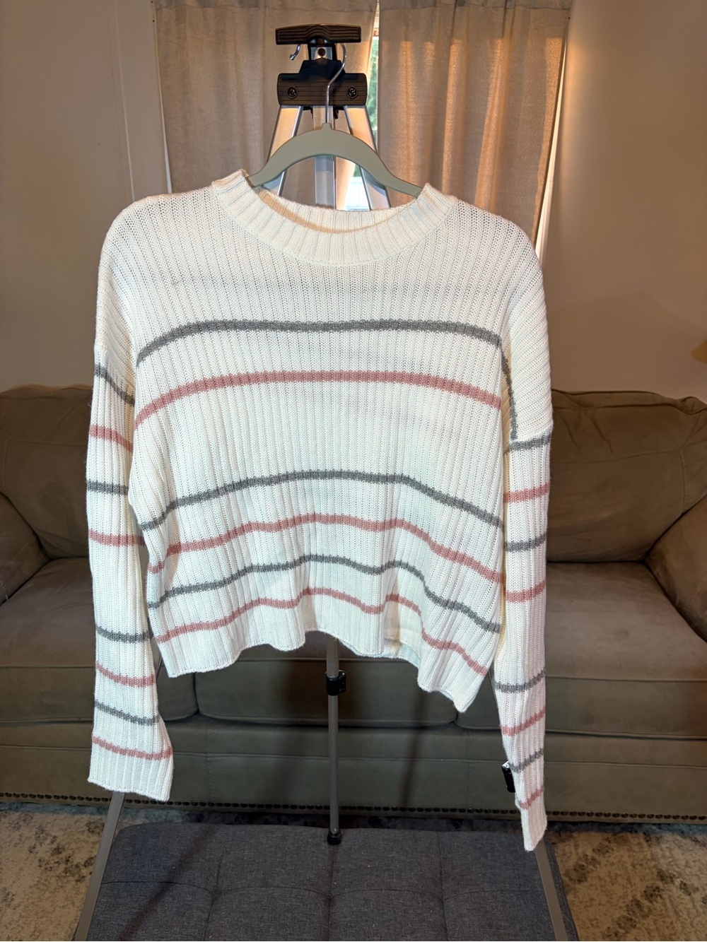 Source Unknown White Knit Sweater with Pink and Gray Stripes